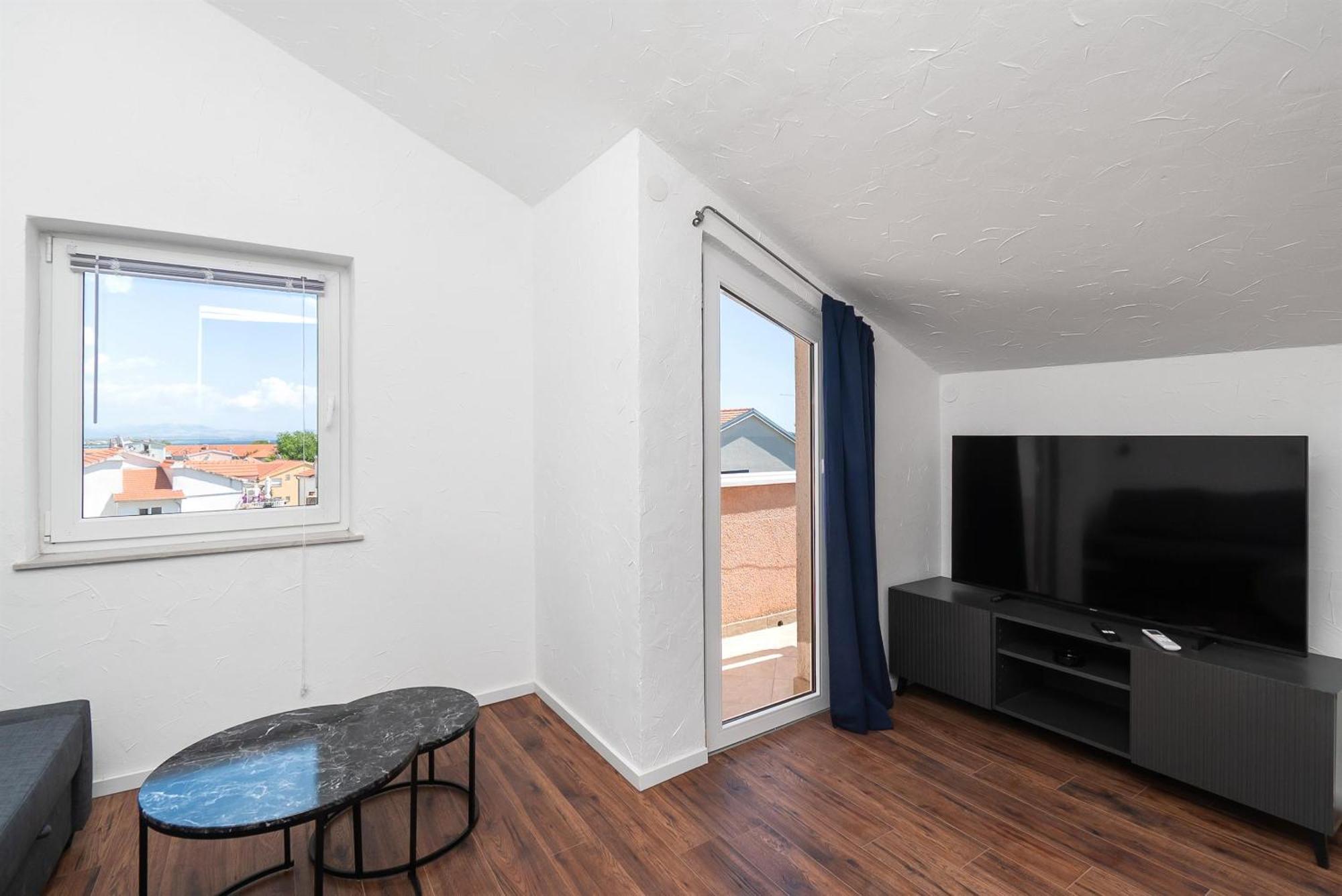 Apartments And Rooms Mladen Vodice Zimmer foto