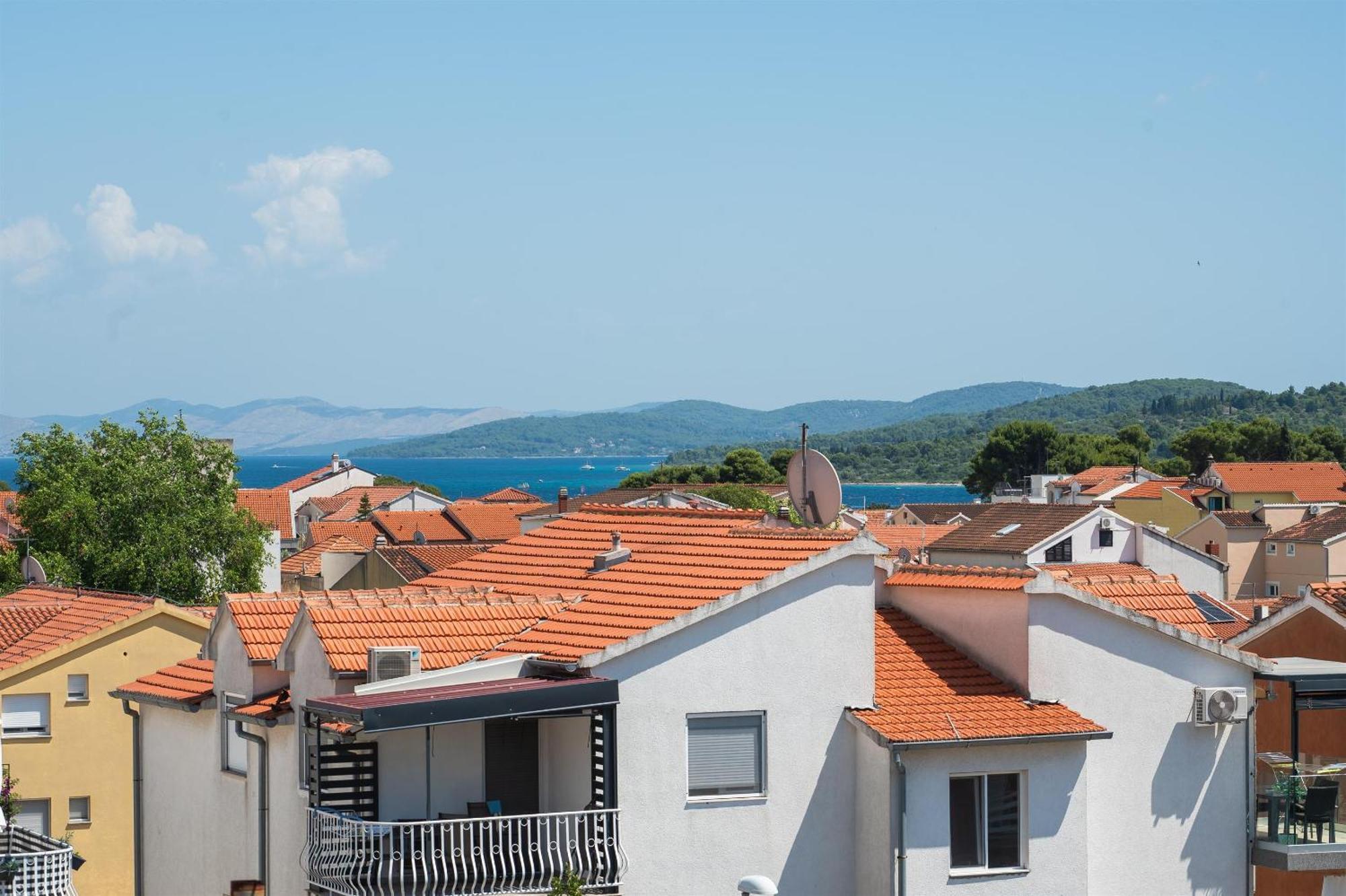 Apartments And Rooms Mladen Vodice Zimmer foto