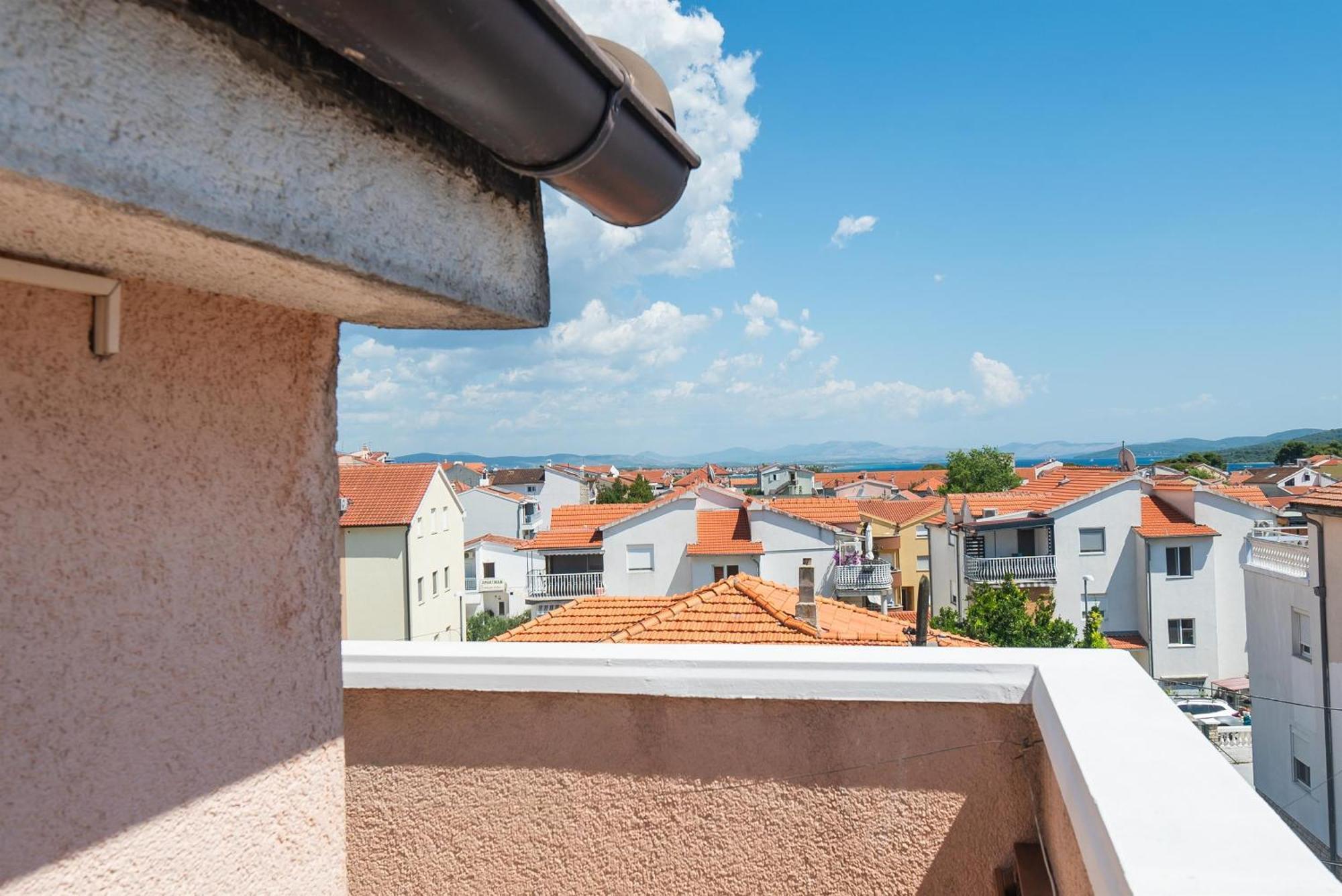 Apartments And Rooms Mladen Vodice Zimmer foto