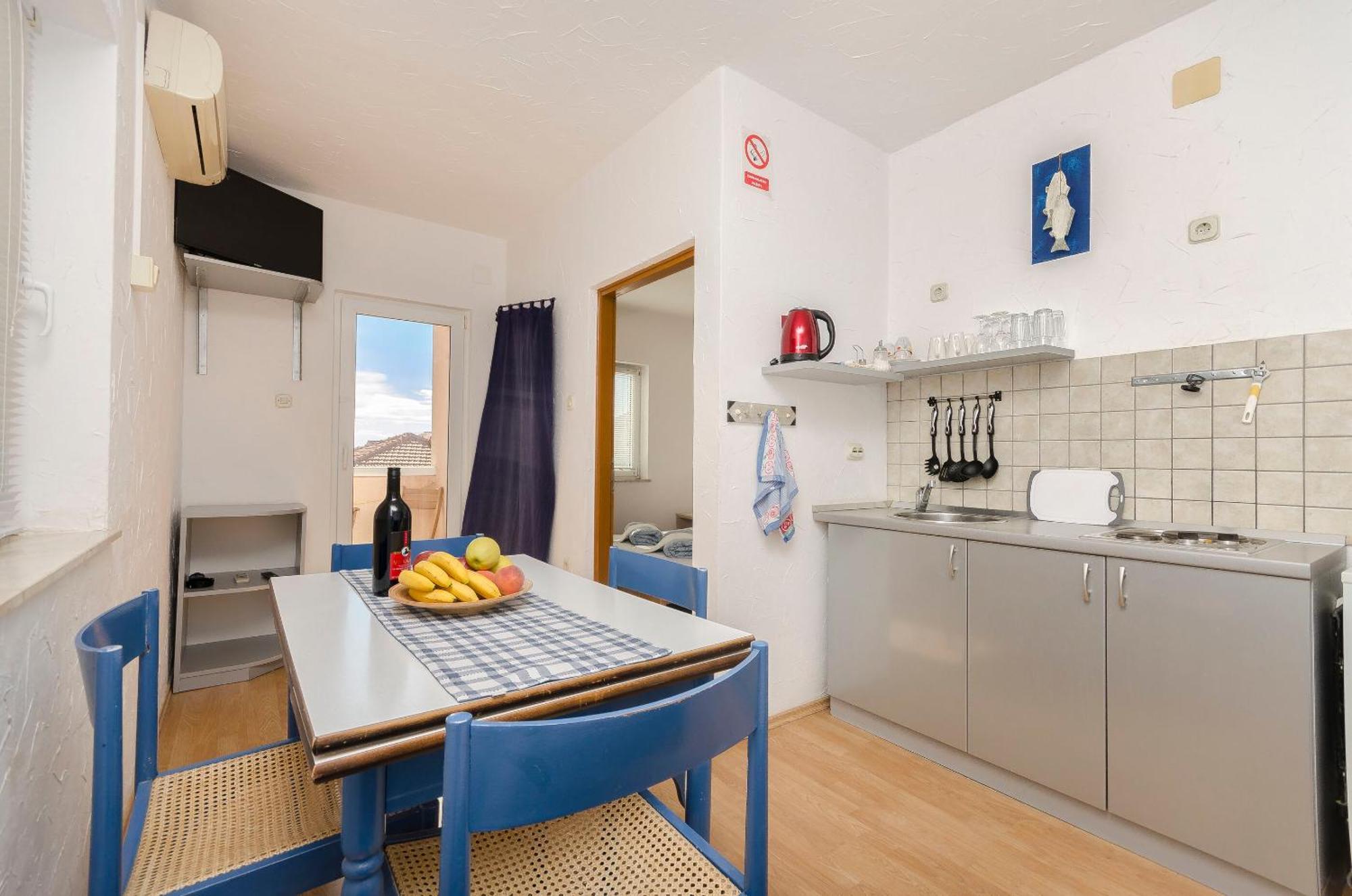Apartments And Rooms Mladen Vodice Exterior foto