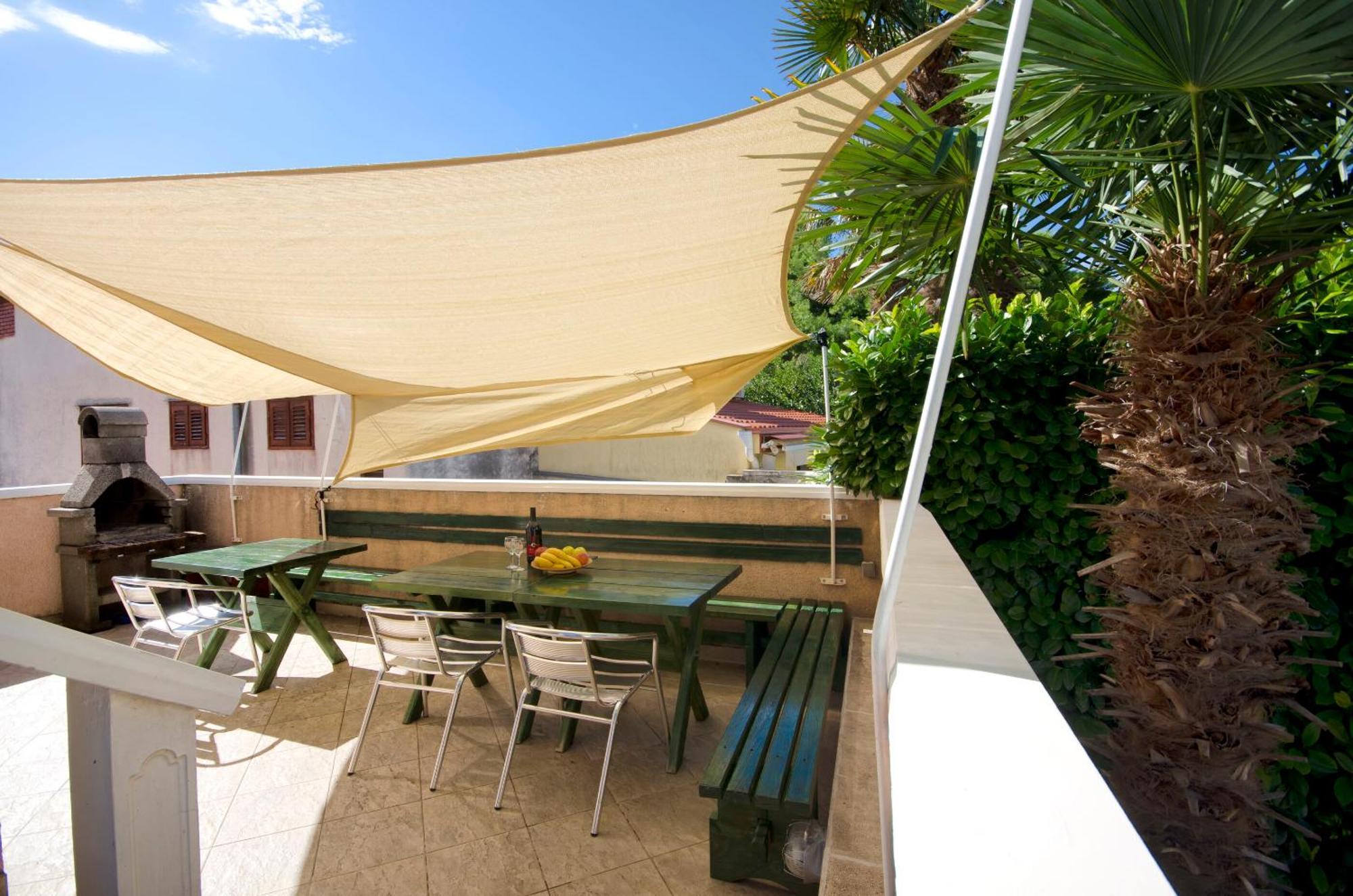 Apartments And Rooms Mladen Vodice Exterior foto
