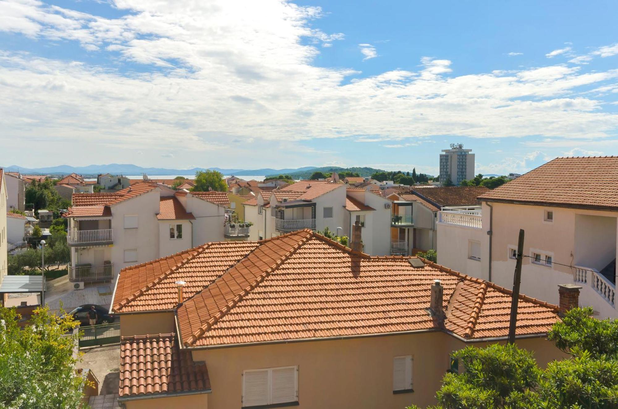 Apartments And Rooms Mladen Vodice Exterior foto